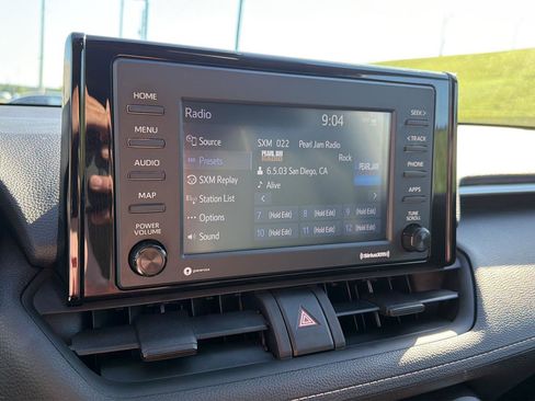 Used 2022 Toyota RAV4 LE FWD image 22