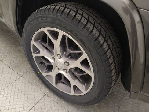 Used 2018 Jeep Grand Cherokee Limited RWD image 31