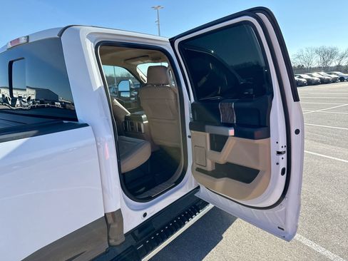 Used 2017 Ford F250 Lariat w/ Chrome Package image 22