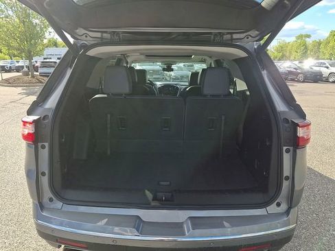Used 2021 Chevrolet Traverse Premier AWD/4WD image 34