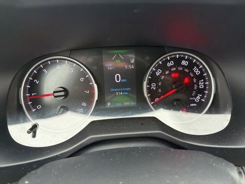 Used 2021 Toyota RAV4 LE AWD/4WD image 4