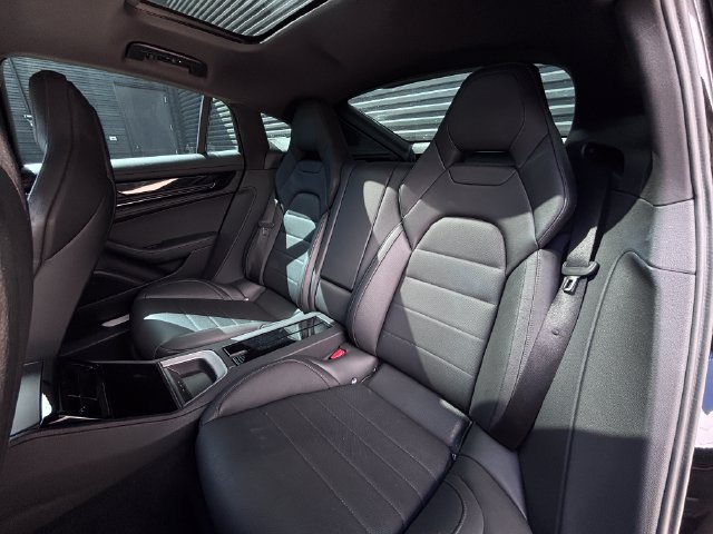 Certified 2025 Porsche Panamera RWD image 27