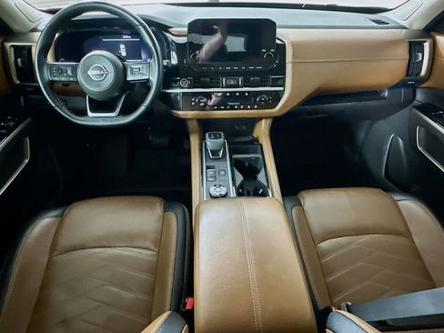 Used 2023 Nissan Pathfinder Platinum w/ Cargo Package AWD/4WD image 17