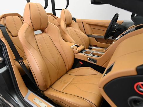 Used 2014 Aston Martin DB9 Volante RWD image 29