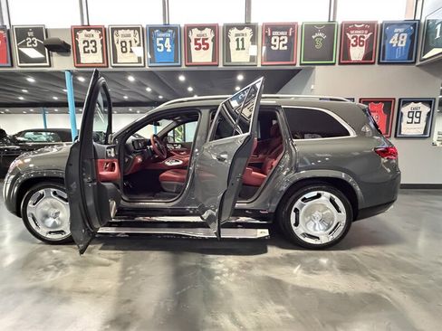 Used 2026 Mercedes-Benz Maybach GLS 600 4MATIC image 1