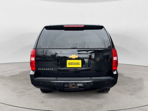 Used 2014 Chevrolet Suburban LT image 4