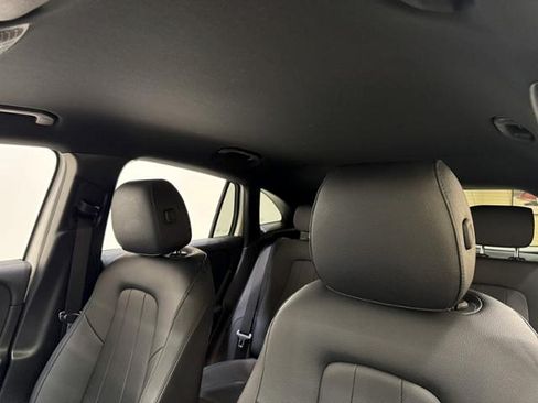 Used 2025 Mercedes-Benz GLA 250 image 8