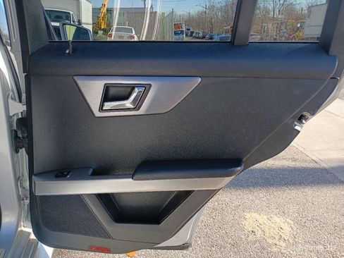 Used 2010 Mercedes-Benz GLK 350 4MATIC image 25