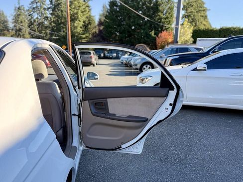 Used 2006 Kia Spectra EX image 22