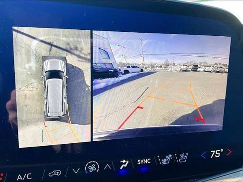 Used 2025 Chevrolet Suburban High Country image 14