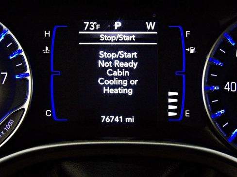 Used 2021 Chrysler Voyager LX FWD image 13