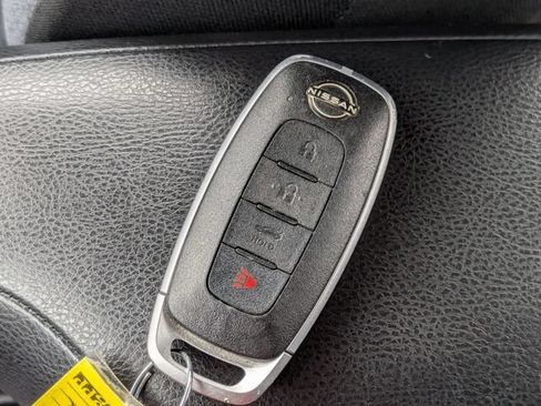 Used 2025 Nissan Versa SV FWD image 26