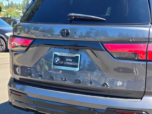 Used 2024 Toyota Sequoia Platinum AWD/4WD image 13