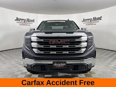 Used 2022 GMC Sierra 1500 SLE AWD/4WD image 3