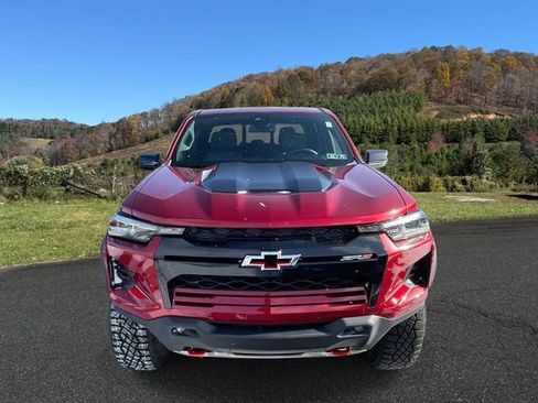 Used 2025 Chevrolet Colorado ZR2 image 2