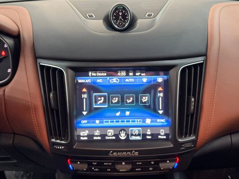 Used 2017 Maserati Levante S image 49