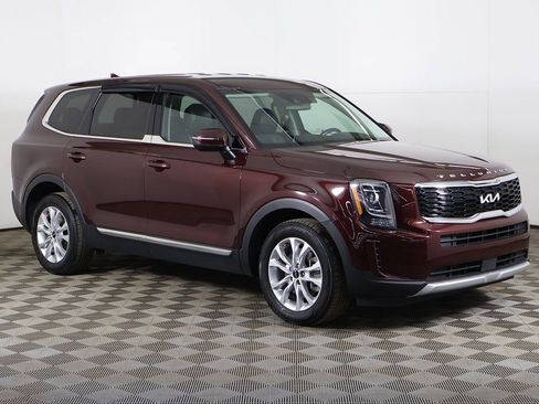 Used 2022 Kia Telluride LX image 2