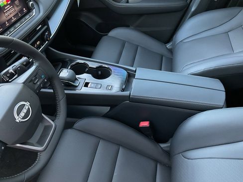 New 2025 Nissan Rogue SV w/ SV Premium Package image 33