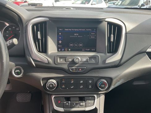 Used 2024 GMC Terrain SLE FWD image 10