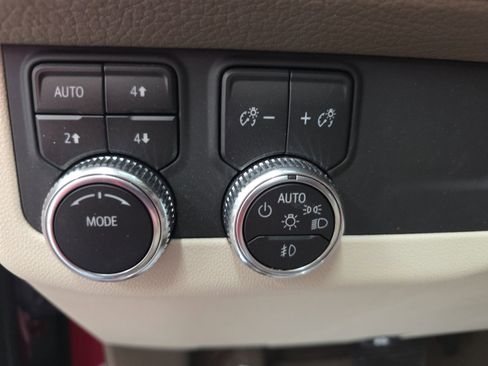 Used 2023 GMC Yukon Denali image 35