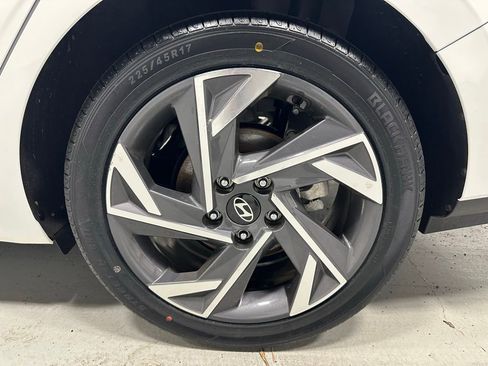 Used 2025 Hyundai Elantra Sport image 59