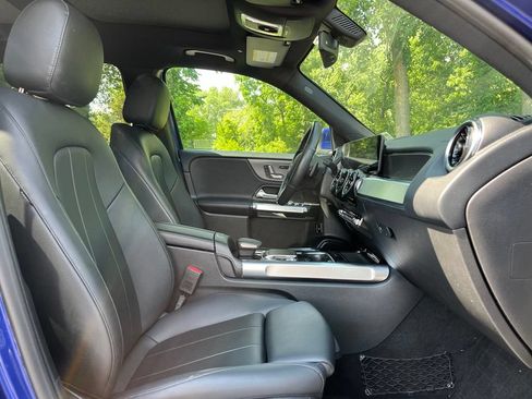 Used 2020 Mercedes-Benz GLB 250 4MATIC image 26