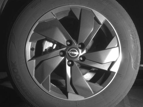 Used 2025 Nissan Rogue SV AWD/4WD image 12