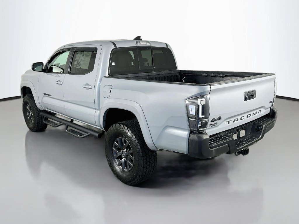 Used 2021 Toyota Tacoma SR5 AWD/4WD image 5