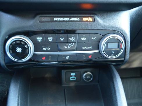 Used 2021 Ford Escape SE w/ Cold Weather Package image 18