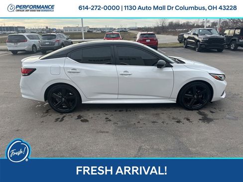 Used 2022 Nissan Sentra SR w/ Lighting Package image 3