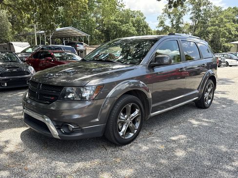 Used 2015 Dodge Journey Crossroad w/ Flexible Seating Group FWD image 1