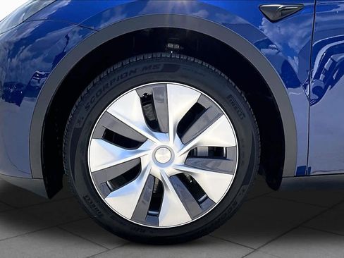 Used 2024 Tesla Model Y Long Range AWD/4WD image 9