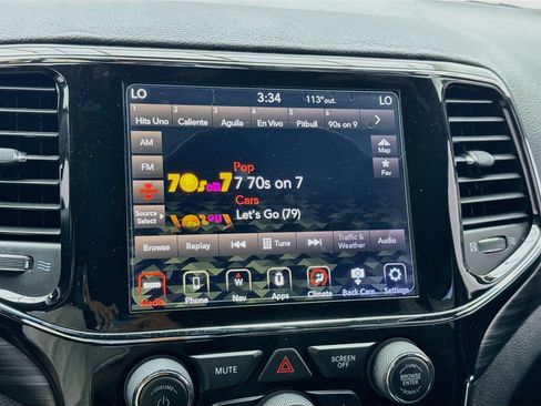 Used 2019 Jeep Grand Cherokee Altitude RWD image 11