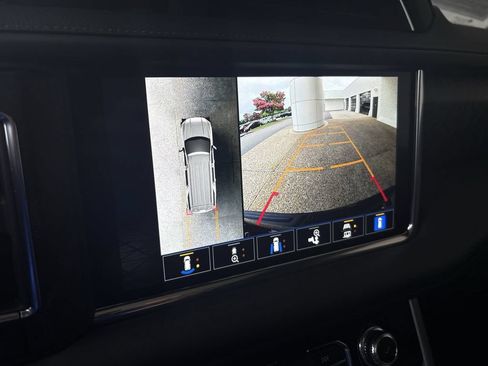 Certified 2024 GMC Yukon XL Denali AWD/4WD image 15