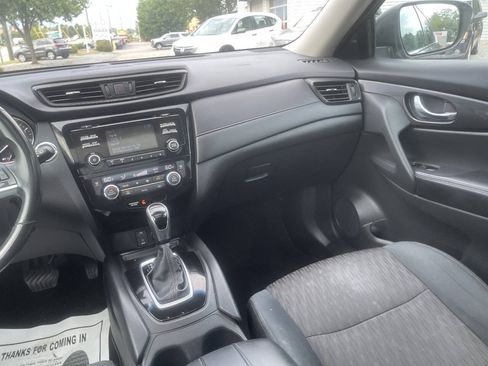 Used 2017 Nissan Rogue SV FWD image 20