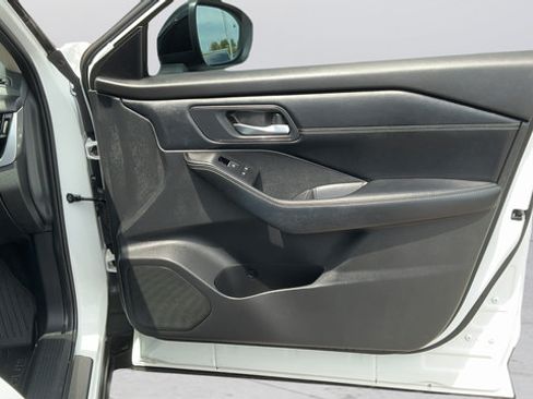 Certified 2025 Nissan Rogue SL w/ SL Premium Package FWD image 23