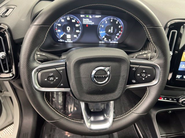 Used 2021 Volvo XC40 T5 R-Design w/ Climate Package AWD/4WD image 19