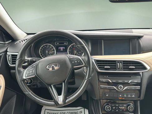 Used 2018 INFINITI QX30 Premium w/ Navigation Package FWD image 15
