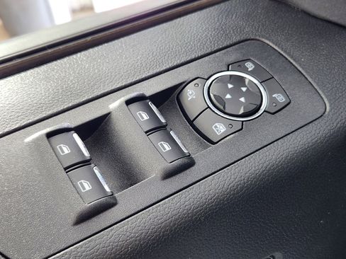 Used 2019 Ford F150 Lariat w/ Equipment Group 502A Luxury AWD/4WD image 17