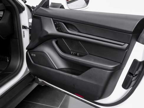 Used 2022 Porsche Taycan image 59