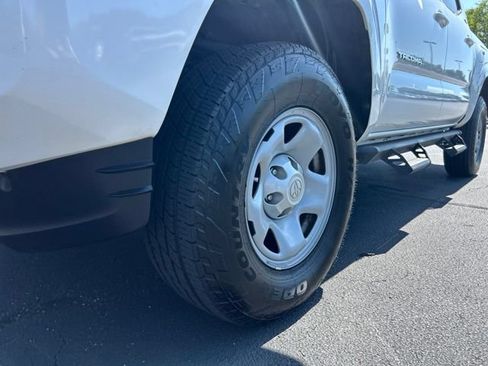 Used 2023 Toyota Tacoma SR5 RWD image 13