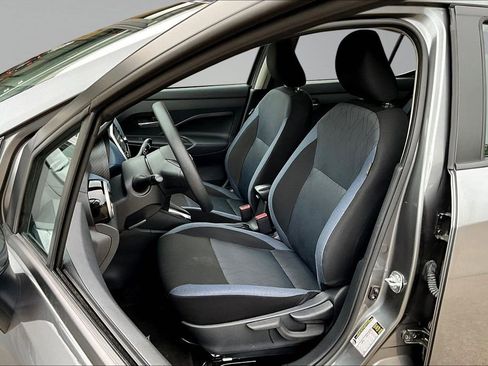 Used 2025 Nissan Versa SV FWD image 21