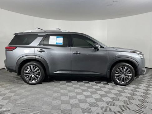 Used 2025 Nissan Pathfinder SL w/ SL Premium Package FWD image 13