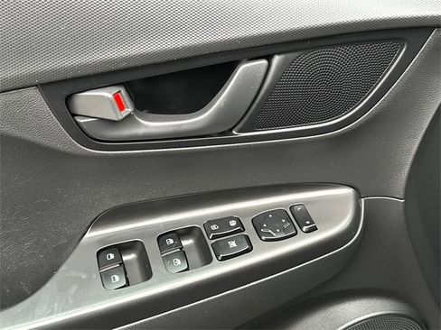 Used 2020 Hyundai Kona SEL Plus image 17