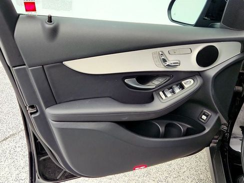 Used 2022 Mercedes-Benz GLC 300 image 10