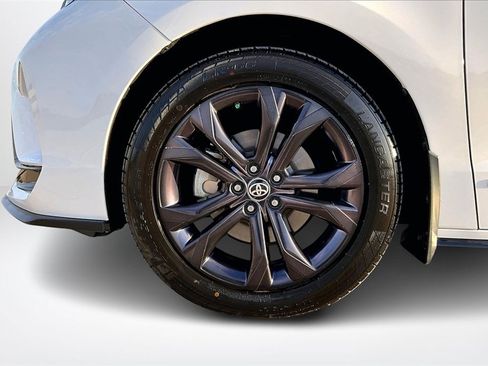 Used 2021 Toyota Sienna XSE image 35