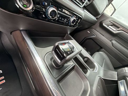 Certified 2022 GMC Sierra 1500 SLT w/ SLT Convenience Package image 22