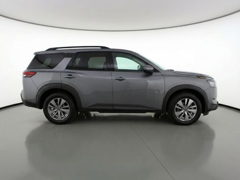 Used 2025 Nissan Pathfinder SV AWD/4WD image 11