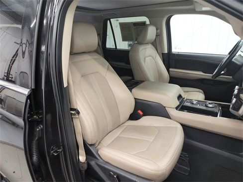 Used 2024 Ford Expedition Limited image 44