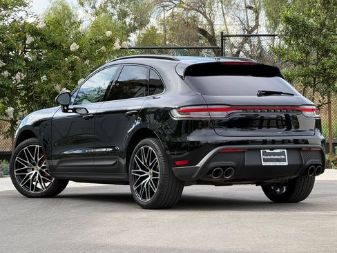 Certified 2024 Porsche Macan S image 3